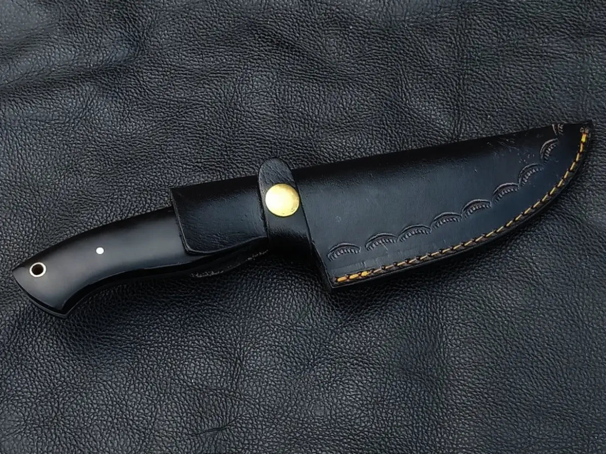 HUNTING KNIFE BLACK HORN HANDLE WITH DAMASCUS STEEL BLADE SA05-B