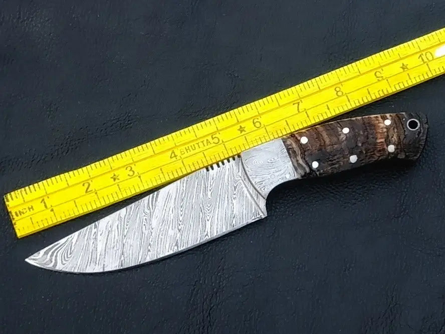 Handmade Damascus Steel Knife - C233 with Wooden Handle for Superior Craftsmanship